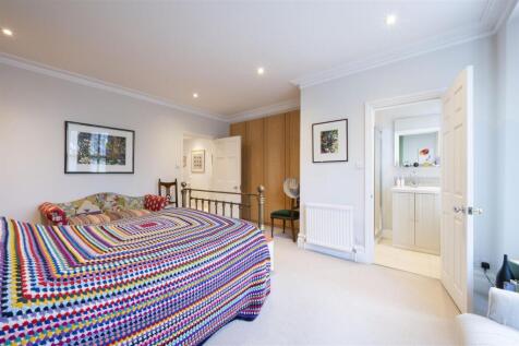 8b Spencer Hill,31.jpg