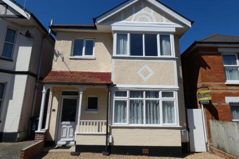 5-bed detached on Abbott Road, Bournemouth, Dorset, £2,500/mo