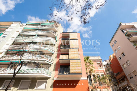 Maravilloso-duplex-de-obra-nueva-con-patio-en-G...