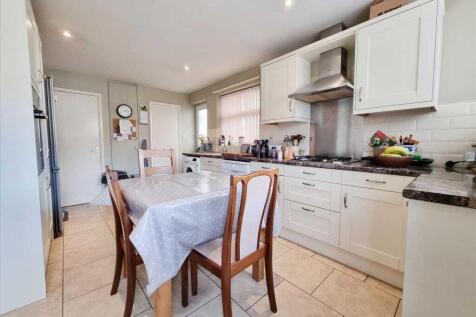 Kitchen:
