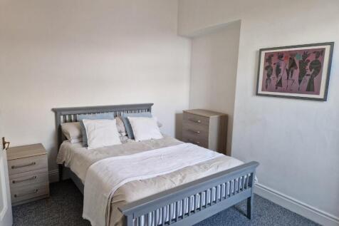 65 Ayresome bed.jpg