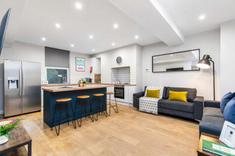 6-bed house on Cliff Mount, Leeds, £4,030/mo