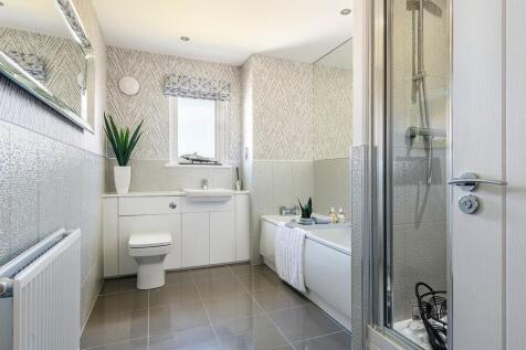 Spacious and tranquil bathroom