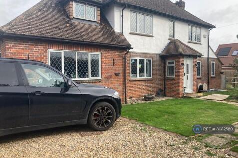 Oakley Green Road, Oakley Green, Windsor, SL4 photo 2