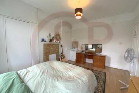 2nd bedroom 2.jpg