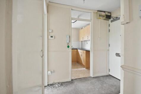 22 Coles Place, Chard, Somerset, TA20 2BA