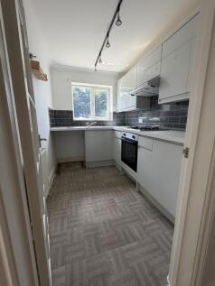 Clarendon Road, Worthing photo 5