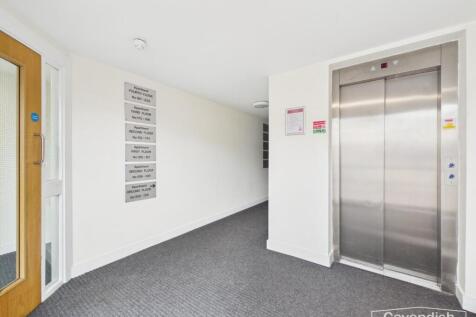COMMUNAL ENTRANCE HALL