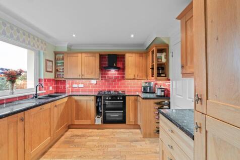 2 bed, 1 bath Terraced in Leeds - Photo 5