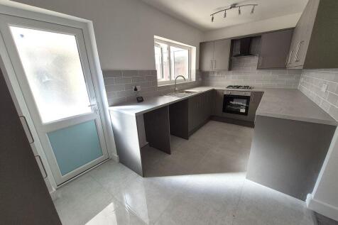 Birdbrook Road, Great Barr, Birmingham B44 8RB photo 4