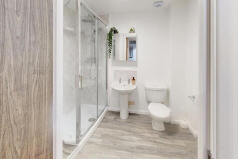 Flat-4-Piccadilly-Place-Shower-Room.jpg