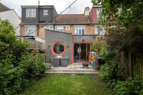 Hale End Road, E17