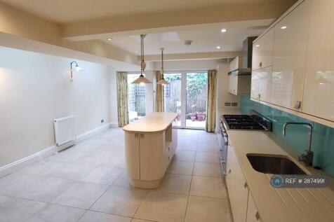 Eat-In Kitchen