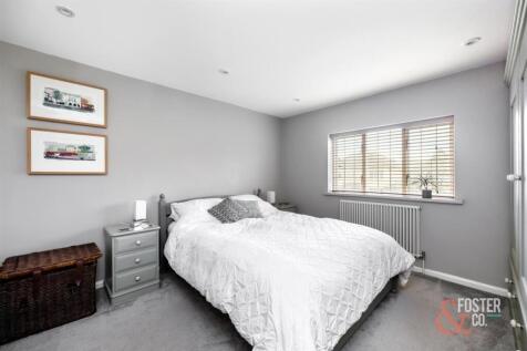 Tredcroft Road, 4-005.jpg