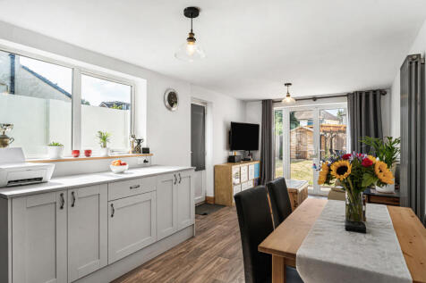 Kitchen/Dining