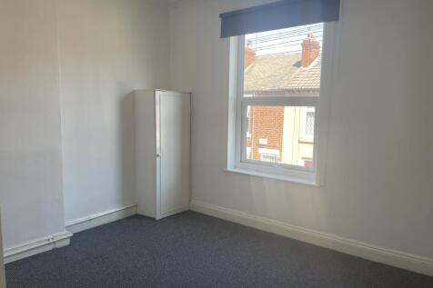 Denstone Street, Wakefield photo 4