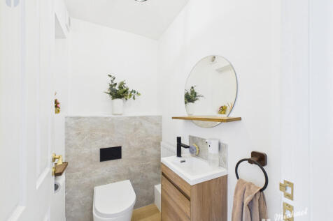 CAM03218G0-PR0634-STILL020