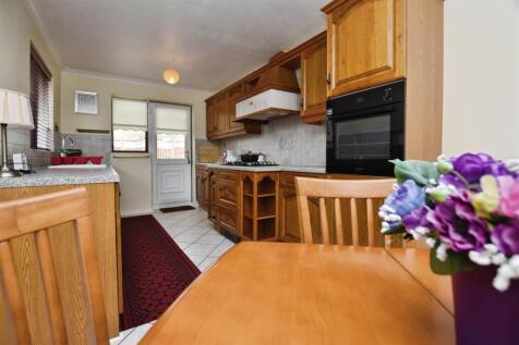 2e1ecb7f-kitchen.JPG
