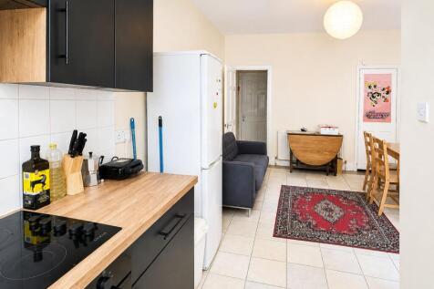 3-bed house on 36 Beehive Road, Crookesmoor, £477/mo