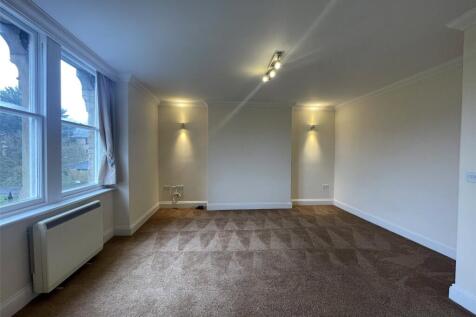 Ebberley Lawn, Barnstaple, Devon, EX32 photo 3