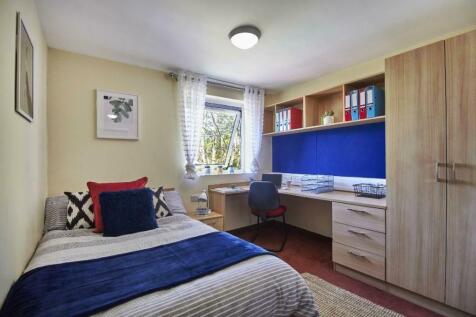 Cadnam Hall, Harborne, ensuite all inclusive big student rooms, calling all parents,- £500 cash back on selected rooms photo 4