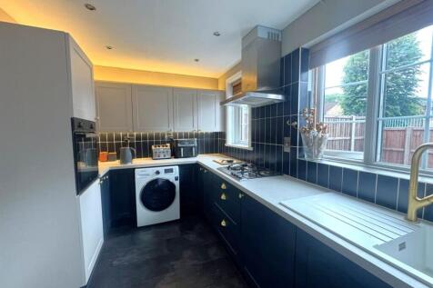 Kitchen 1.jpg
