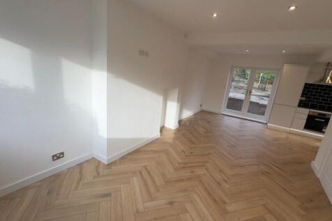 Kirkstall Road, Burley, Leeds, LS4 2QD photo 3