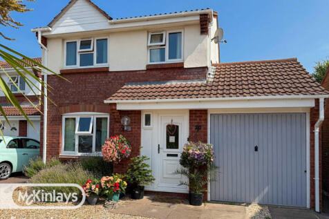 3 bedroom detached house in Blackbrook