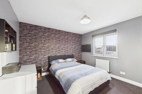 CAM03185G0-PR0127-STILL023