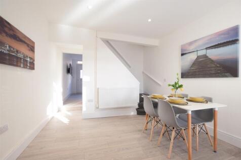 27/28 - Brook Street - en suite student house photo 4
