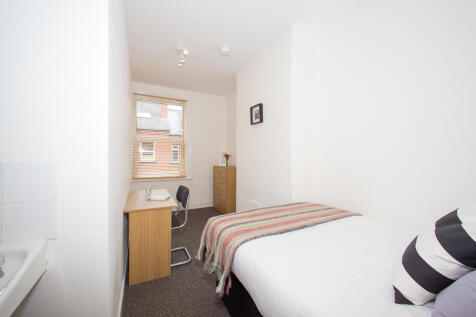 28 Hessle Avenue, Hyde Park, Leeds, LS6 1EF photo 4