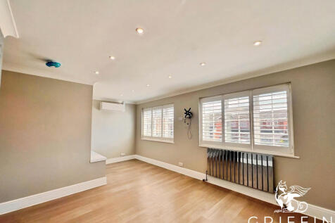 St Johns Road, Chadwell St Mary, RM16 photo 3