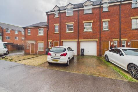 CAM02023G0-PR0198-STILL027