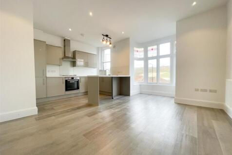 OPEN PLAN LIVING AREA