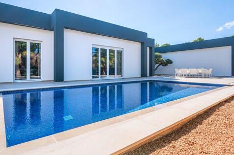 Pool and Exterior (1