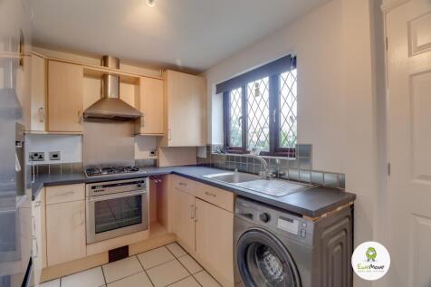 Kitchen at Larchwood by Ben Brind @ EweMove Sales 