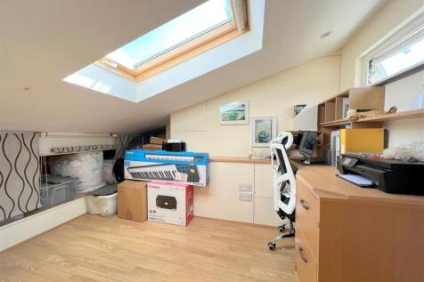 Loft Room-001.jpg