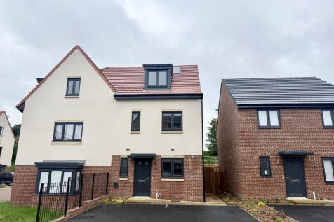 3 bed detached house for rent in Heather Close, Seacroft, LEEDS
