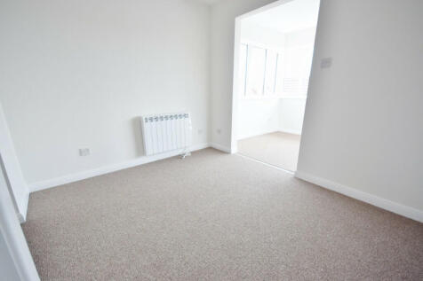 Diamond Close, Fordingbridge, SP6 photo 5