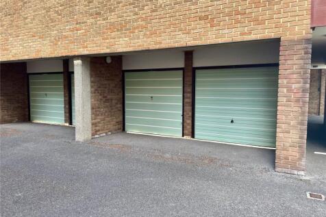 Single Garage (Rhs)