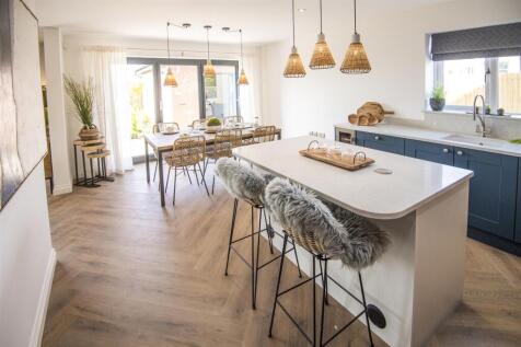 3 - Kitchen_Diner.jpg