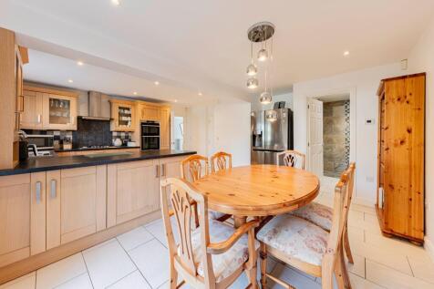 Kitchen/Dining Room (4)