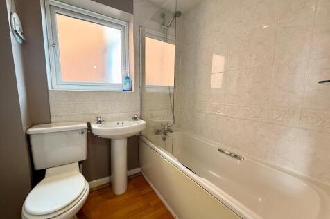 Blandford Close, Stoke-On-Trent, ST3 photo 4