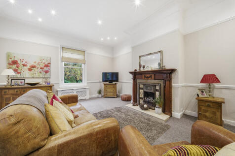 Apt 2 The Grange ...