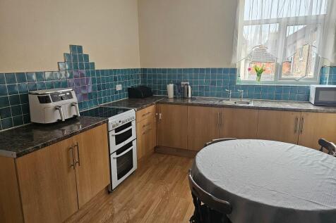 Flat 2 Kitchen