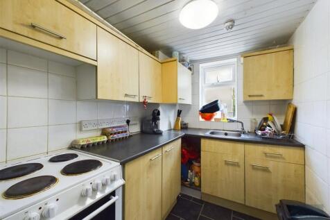 SHARED KITCHEN FACIL