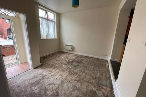 71 Commonside, Brierley Hill photo 4
