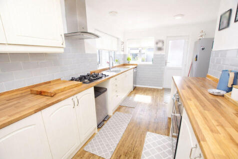 Kitchen/ Breakfast Room
