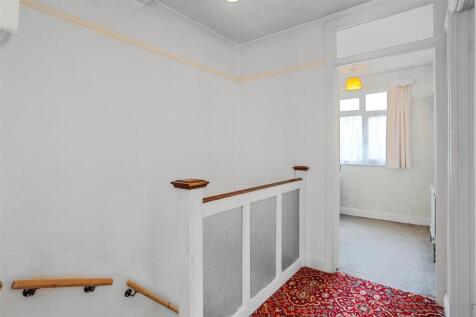 1545389575 - 11 Vermont Road, SM1 - 15.jpg