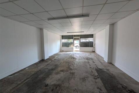 Retail Property (high street) to rent Image 3